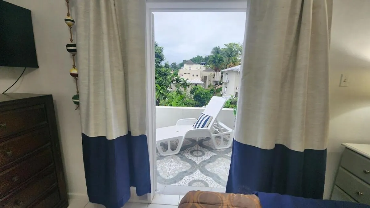 Oceanview! Walk To Town And Beach-Payment Required To Reserve Ocho Rios 0*,  Jamajka
