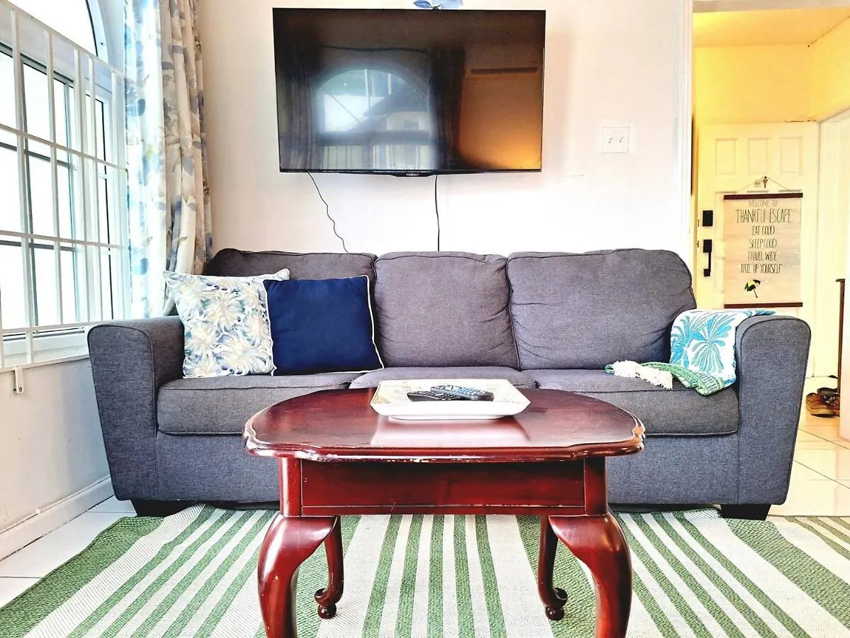 Oceanview! Walk To Town And Beach-Payment Required To Reserve Ocho Rios 0*,  Jamajka