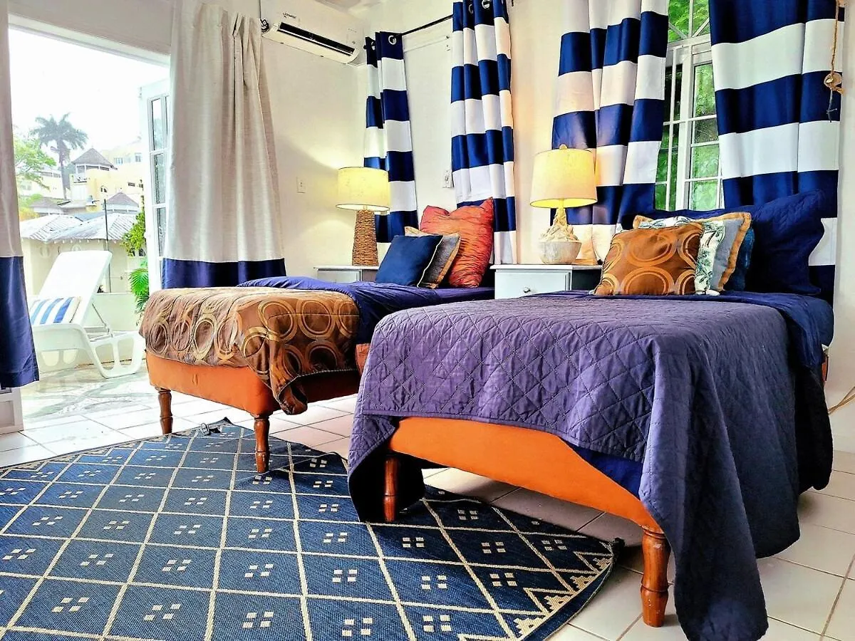Oceanview! Walk To Town And Beach-Payment Required To Reserve Ocho Rios